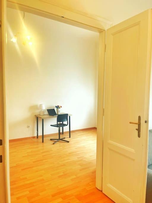Central Spacious Flat Budapest Bagian luar foto