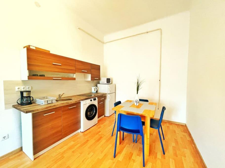 Central Spacious Flat Budapest Bagian luar foto